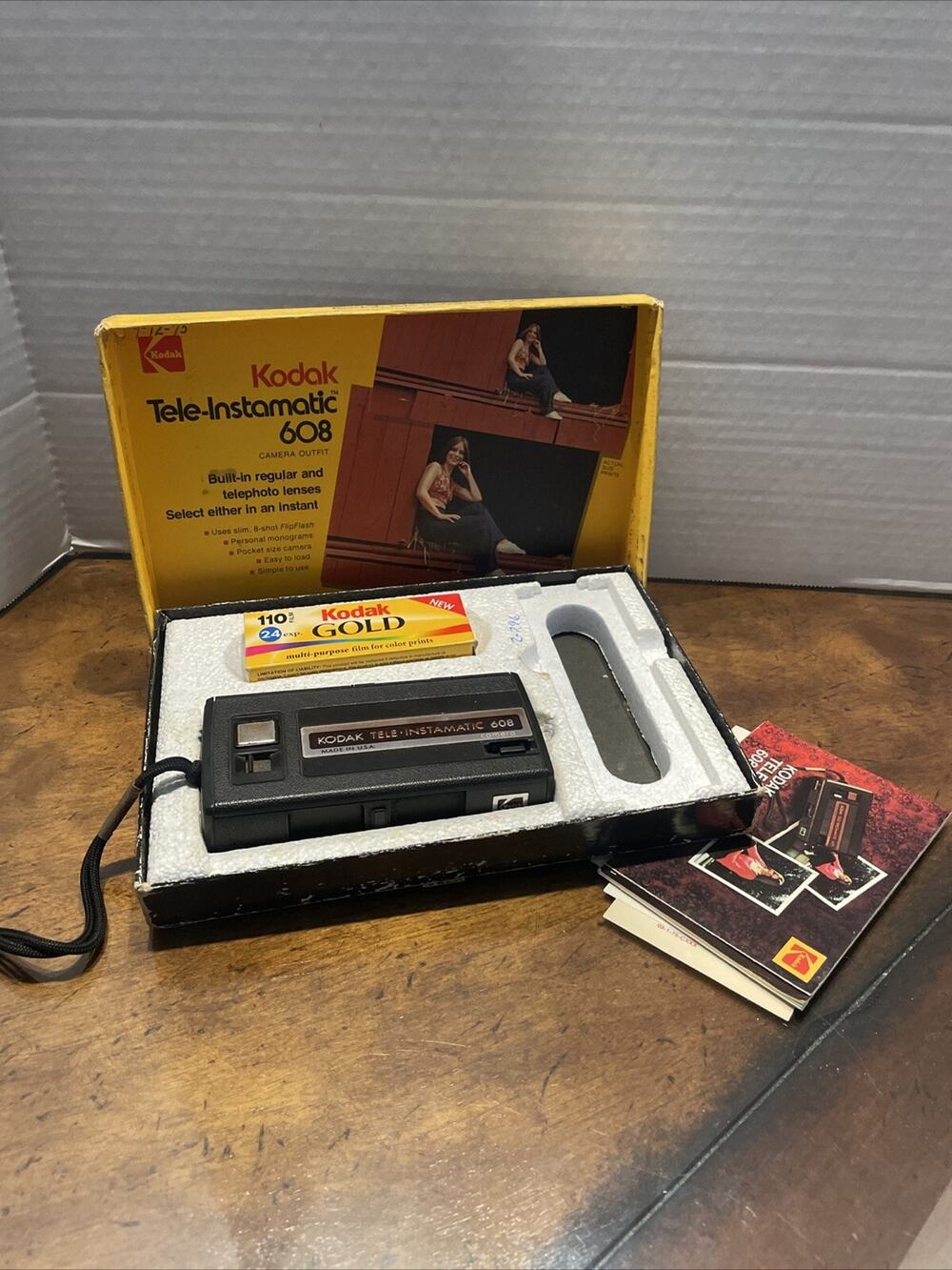 Kodak Tele Instamatic 608 Black 110 Film Camera 1970's boxed